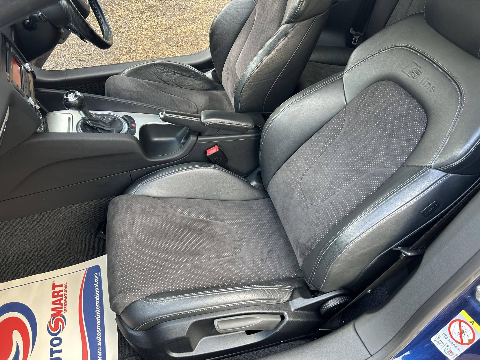 Audi TT 2.0 TFSI Black Edition Coupe 3dr Petrol S Tronic quattro Euro 5 (s/s) (211 ps)