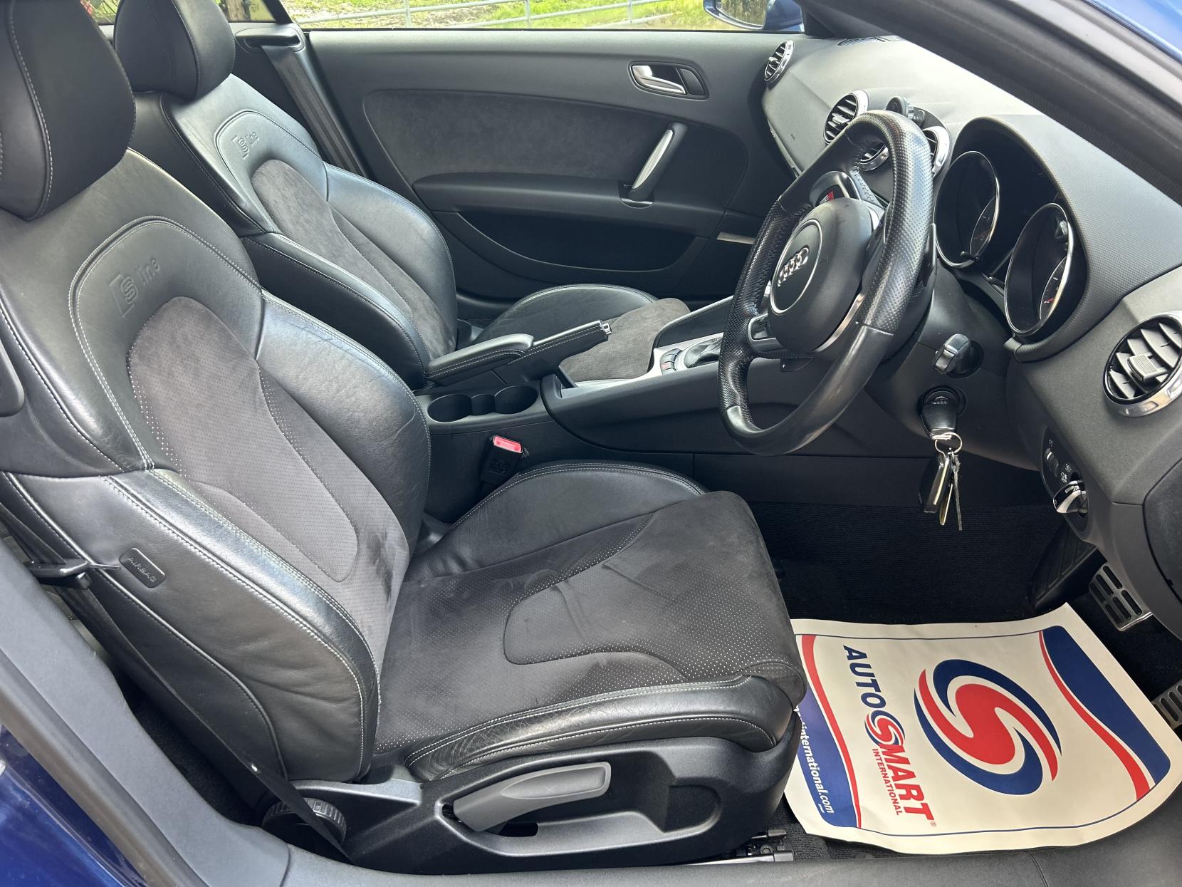 Audi TT 2.0 TFSI Black Edition Coupe 3dr Petrol S Tronic quattro Euro 5 (s/s) (211 ps)