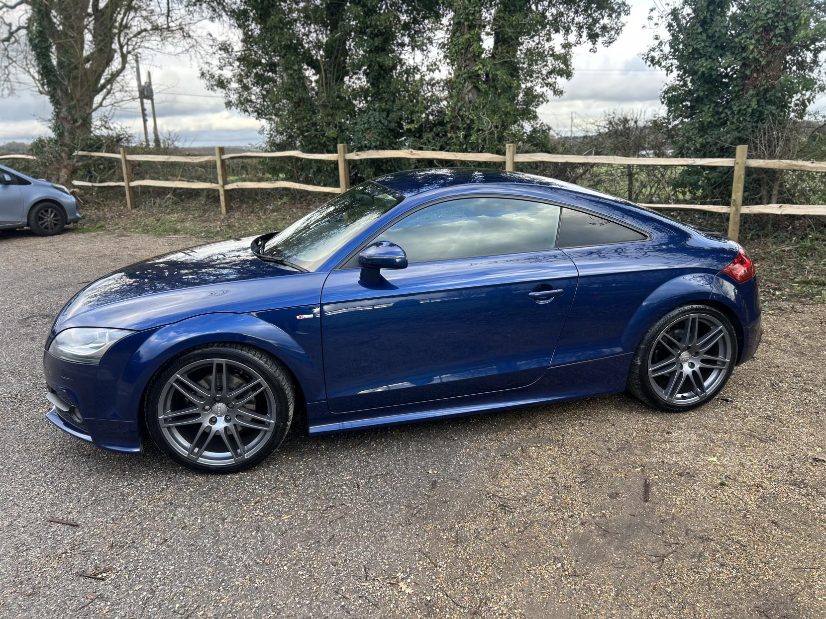 Audi TT 2.0 TFSI Black Edition Coupe 3dr Petrol S Tronic quattro Euro 5 (s/s) (211 ps)