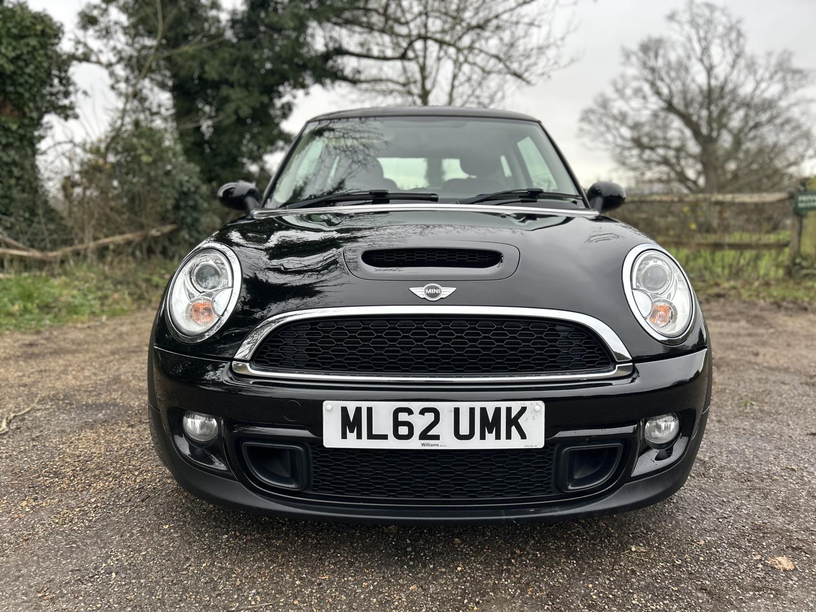 MINI Hatch 1.6 Cooper S Hatchback 3dr Petrol Manual Euro 5 (s/s) (184 ps)