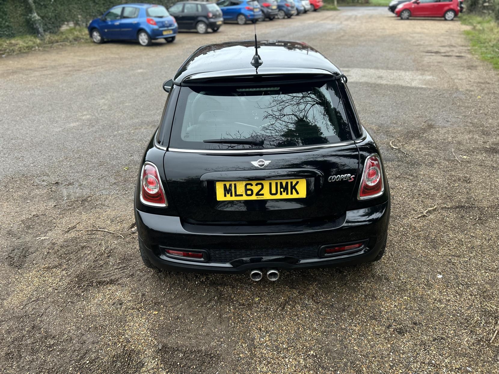 MINI Hatch 1.6 Cooper S Hatchback 3dr Petrol Manual Euro 5 (s/s) (184 ps)