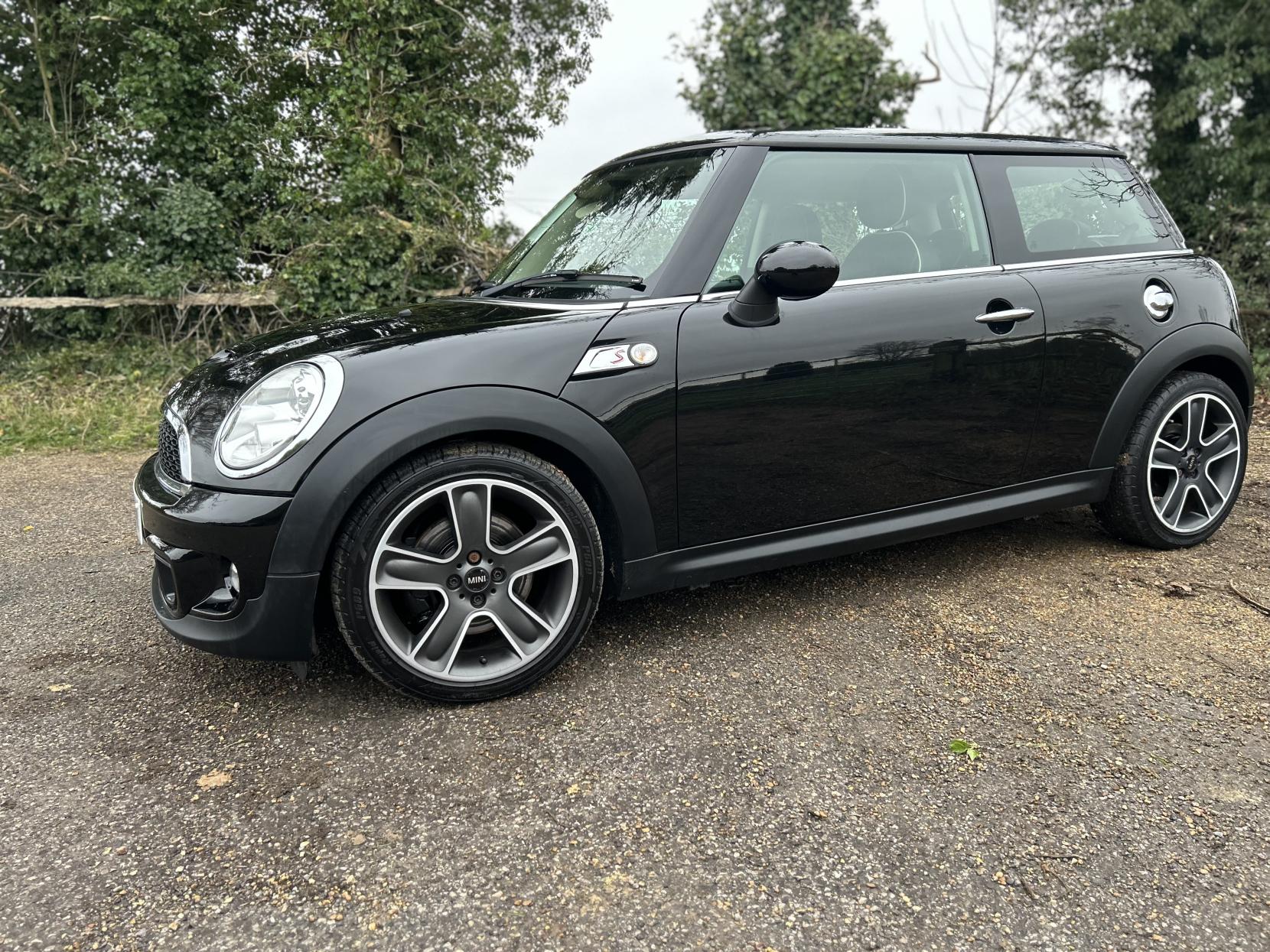 MINI Hatch 1.6 Cooper S Hatchback 3dr Petrol Manual Euro 5 (s/s) (184 ps)