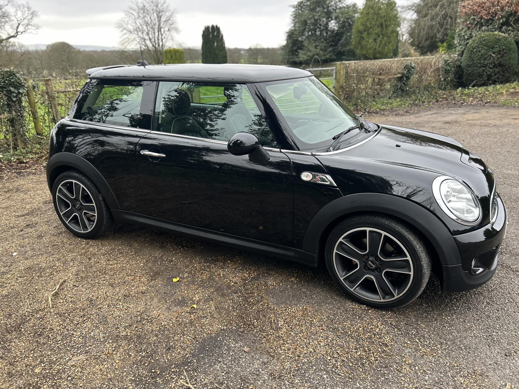 MINI Hatch 1.6 Cooper S Hatchback 3dr Petrol Manual Euro 5 (s/s) (184 ps)