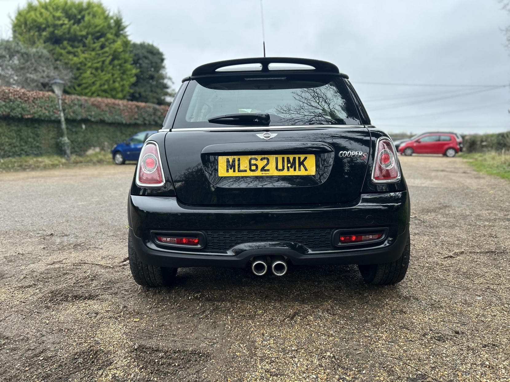 MINI Hatch 1.6 Cooper S Hatchback 3dr Petrol Manual Euro 5 (s/s) (184 ps)